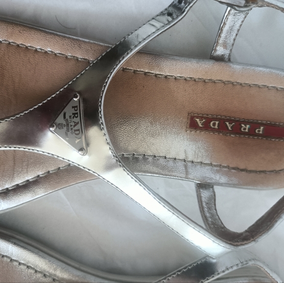 Prada Front Logo women's metallic Leather Thong Sandals size 38 - Picture 14 of 14